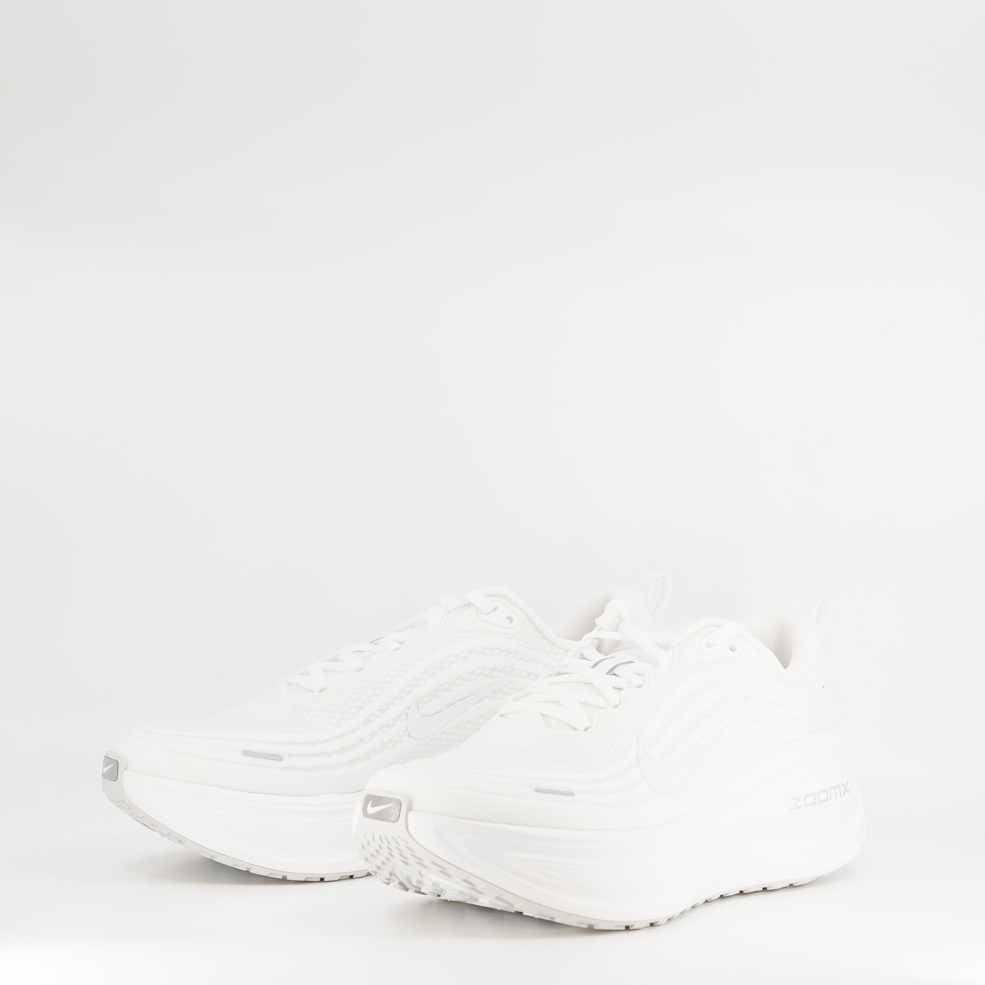Nike Vomero Plus (D Standard) Mens White/Summit - Frontrunner Colombo