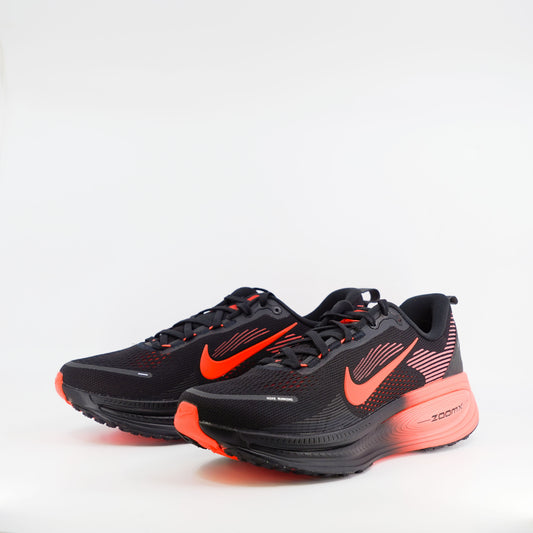 Nike Vomero 18 (D Standard) Mens Black/Bright Crimson - Frontrunner Colombo