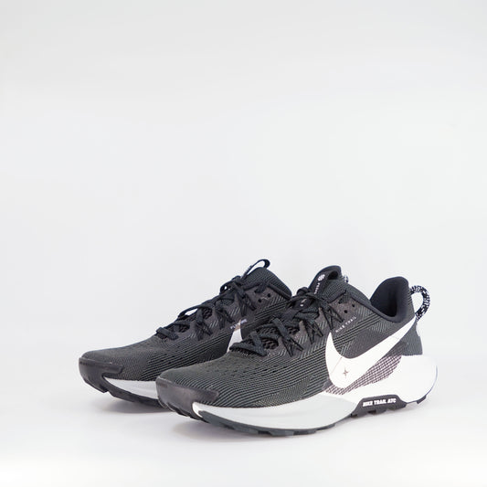 Nike ReactX Pegasus Trail 5 (B Standard) Womens Black/White - Frontrunner Colombo