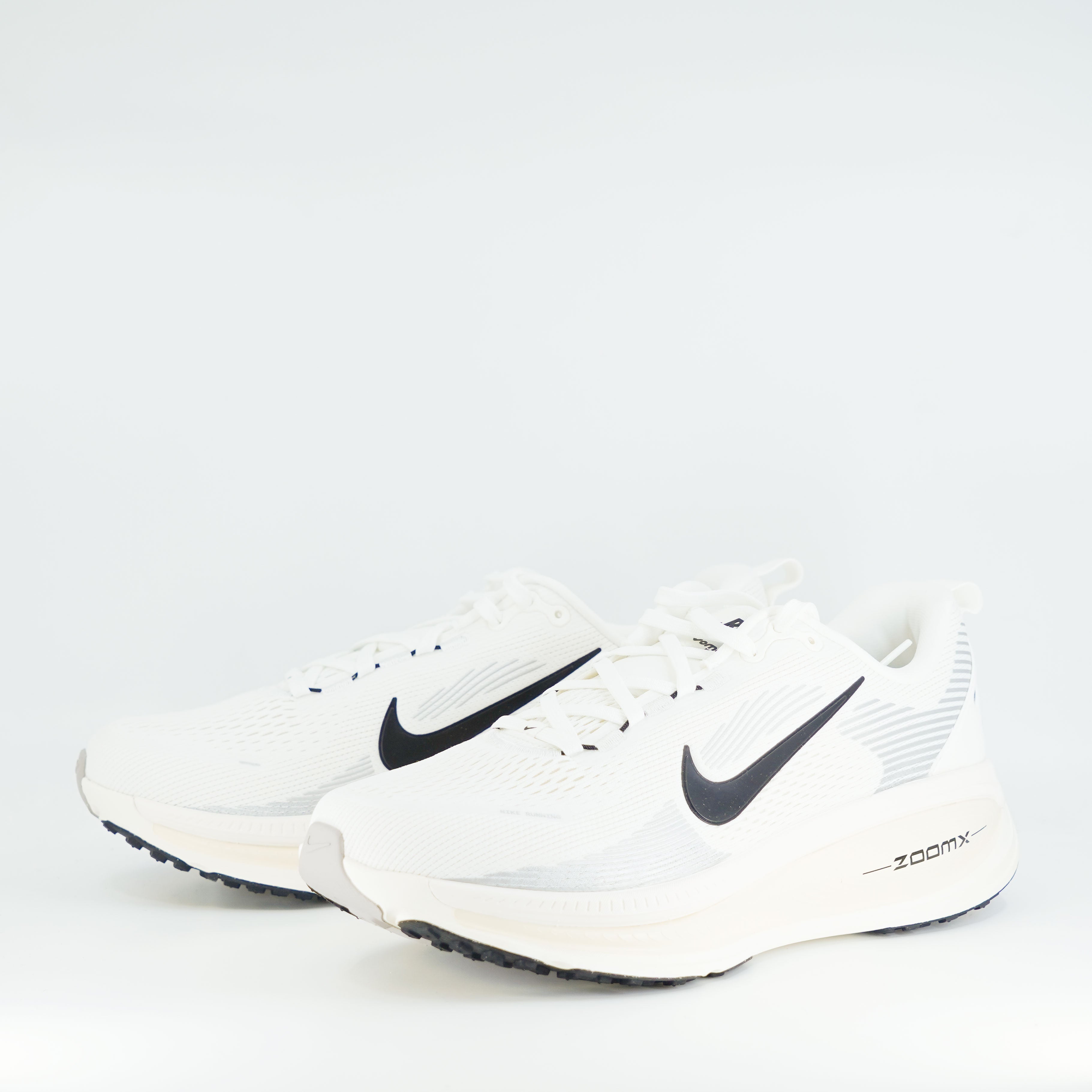 Nike Vomero 18 (D Standard) Mens Summit White/Black Blanc Sommet - Frontrunner Colombo