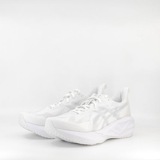 Asics Novablast 5 (B Standard) Womens White/Piedmont Grey - Frontrunner Colombo