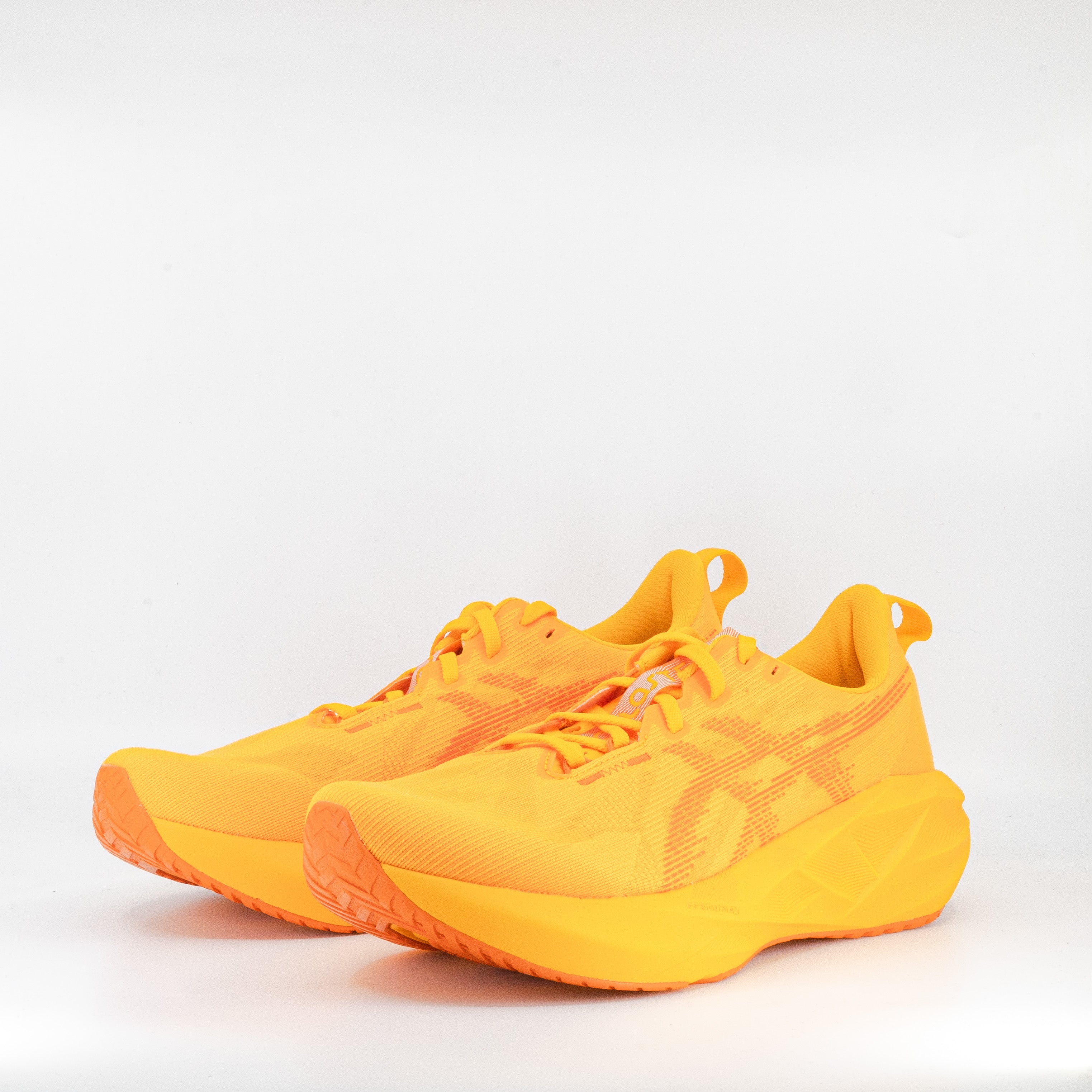 Asics Novablast 5 (D Standard) Mens Yamabuki/Anzu - Frontrunner Colombo