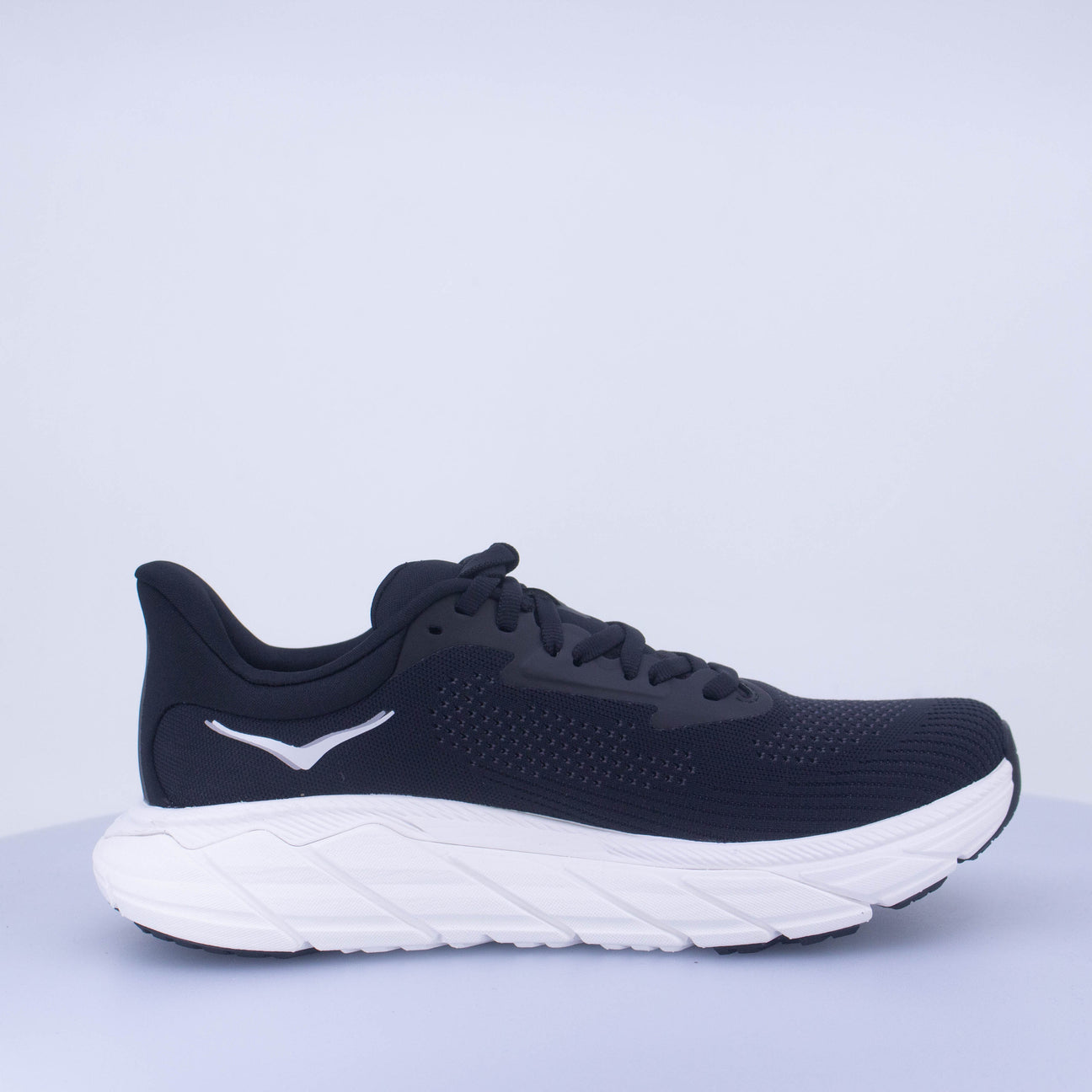 Hoka Arahi 7 (2E Wide) Mens Black/White - Frontrunner Colombo