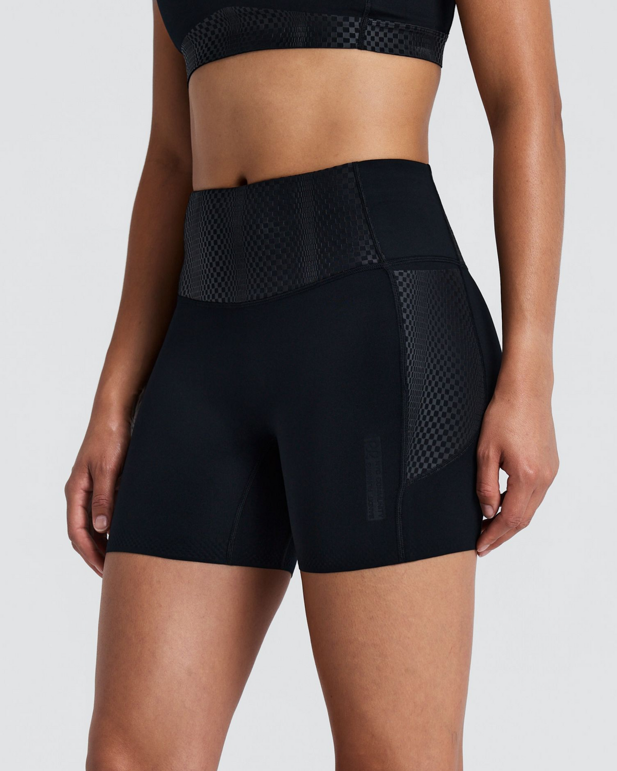 Bandit Women's Stamina-V Threshold 5" High Waist Compression Shorts / Black - Frontrunner Colombo